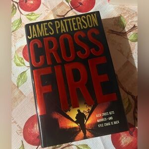 📖 HARDCOVER - Cross Fire by James Patterson